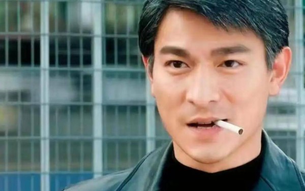 刘德华是个演员，从小鲜肉到老戏骨，几乎红了一辈子