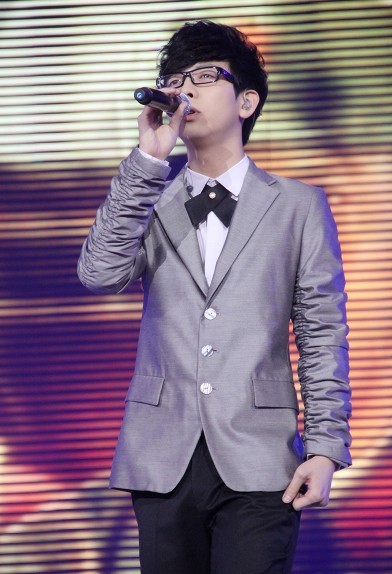 胡夏献歌，秒杀全场