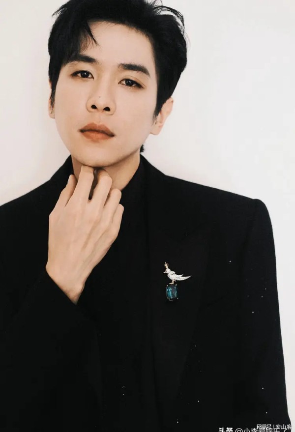 星光大赏明星热度榜，成毅不如丁禹兮李昀锐，唐嫣第九赵丽颖第三