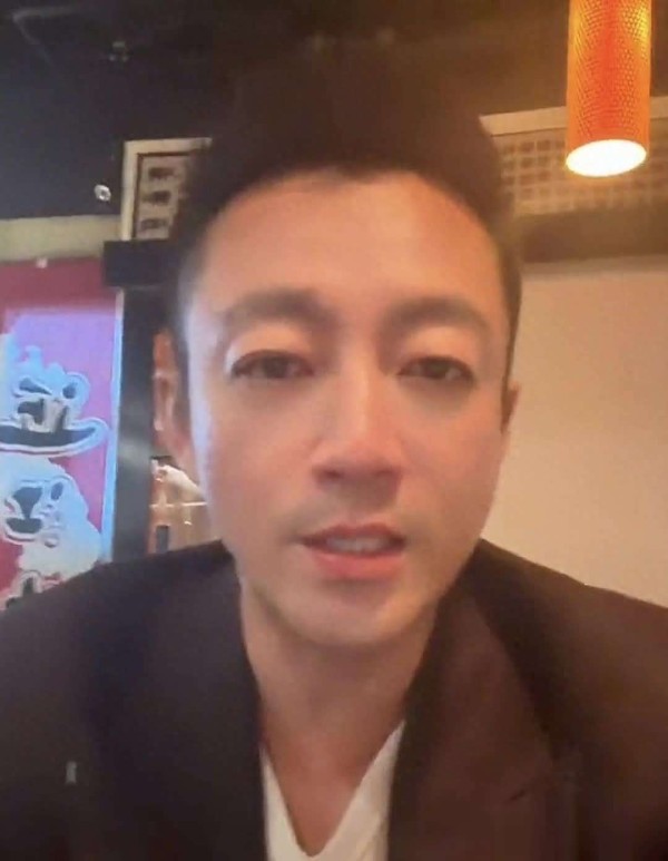 汪小菲带玥儿箖箖用餐,食物精美量少,箖箖一口吞大虾