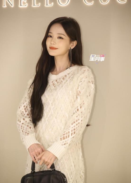 上海这夜,刘涛受金主独宠,章子怡迟到却压轴C位,咖位一目了然