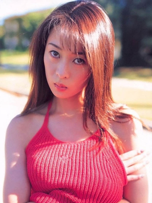日本 90 年代末活跃前赛车皇后、偶像、演员浅丘瞳(あさおか ひとみ)写真集图片