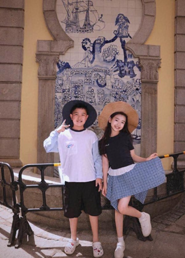 明星育儿新潮流：从北京环球影城到亲子综艺节目