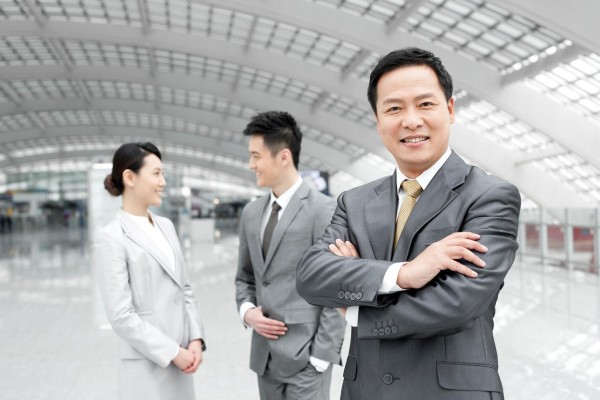 从LV到宝诗龙：解密明星商务合作的“排他条款”