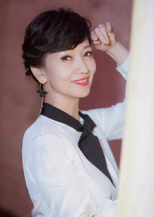 姓“赵”最美的五位女明星，赵薇只能排第三，第一名非她莫属！