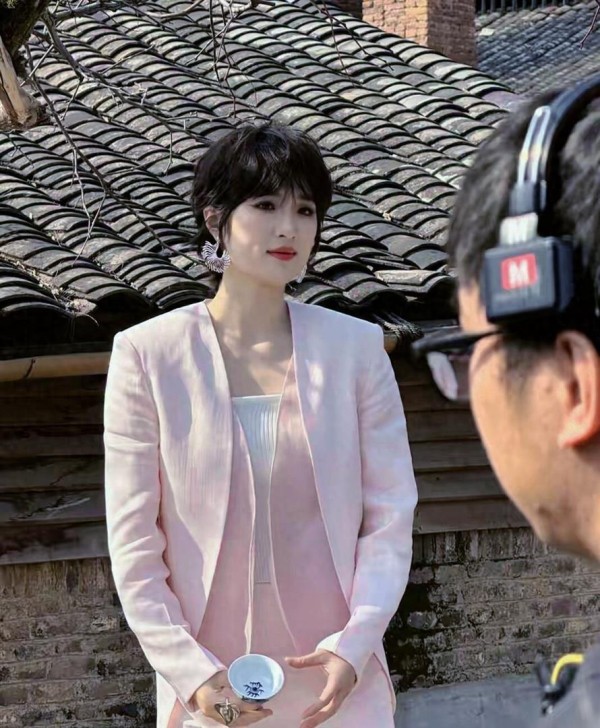 妈呀！我在景德镇偶遇到谁了啊？又高又瘦，颜值爆表美到晃眼