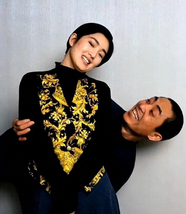 又一“谋女郎”出道，75岁张艺谋的审美让人赞叹