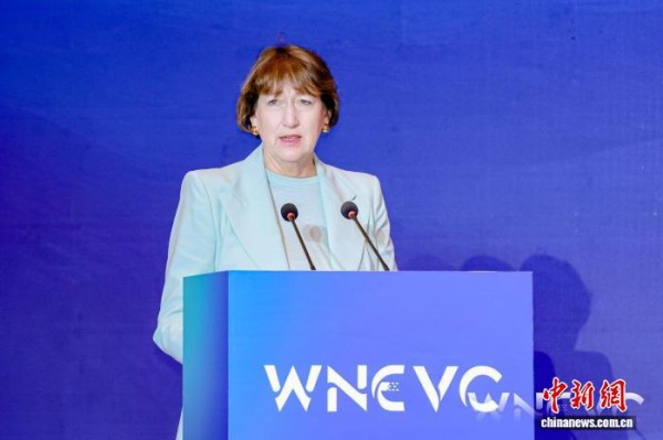 德国汽车工业协会主席：德中汽车产业合作“1+1>2”