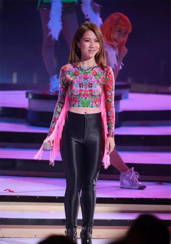 女明星的时尚穿搭灾难:吴昕的让人哭笑不得,周冬雨逆风翻盘