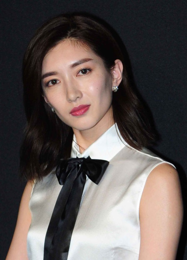 【11张/30M】江疏影 海外某活动现场 [明星生图网盘下载]