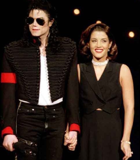 传记作家大曝杰克逊与猫王女儿房中秘密(图)