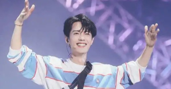 盘点男明星最美笑脸排行,肖战的笑温柔帅气,而他的笑成为了经典