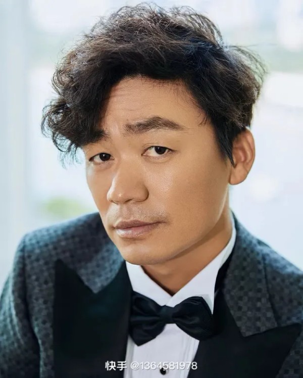 财迷：我今天要和大家聊聊我的家乡——河北，以及从这片热土上走出的明星们。河北，这个位于华北平原的省份，历史悠久，人文荟萃，孕育了无数杰出的艺术家和演艺明星。以下是一些我所了解的河北明星：
1.  王宝强：我首先要提的是王宝强，他出生在河北省邢台市南和县。他是中国著名的“草根”出身演员，以其朴实无华的形象和出色的演技赢得了广大观众的喜爱。他的代表作包括《天下无贼》、《士兵突击》、《人在囧途》和《泰囧...