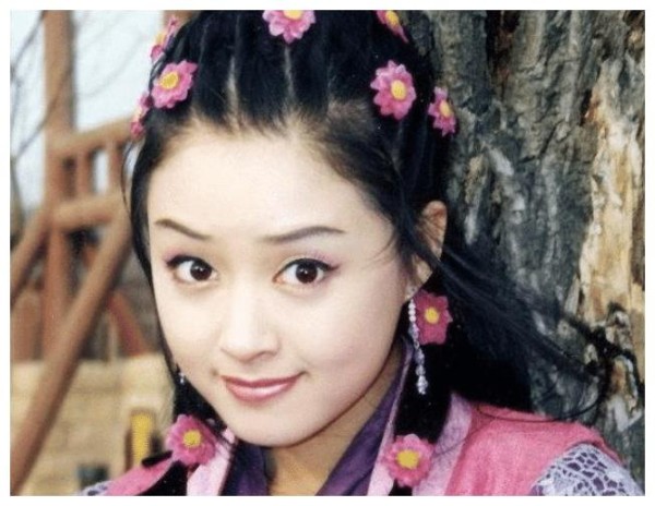 蒋欣的成长史,18岁,20岁,22岁,28岁,32岁,哪个阶段最美?