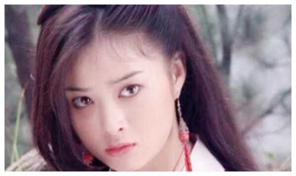 蒋欣的成长史,18岁,20岁,22岁,28岁,32岁,哪个阶段最美?