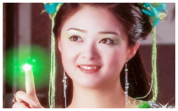 蒋欣的成长史,18岁,20岁,22岁,28岁,32岁,哪个阶段最美?