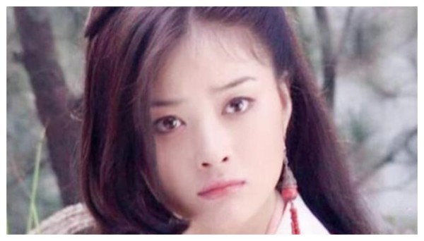 蒋欣的成长史,18岁,20岁,22岁,28岁,32岁,哪个阶段最美?