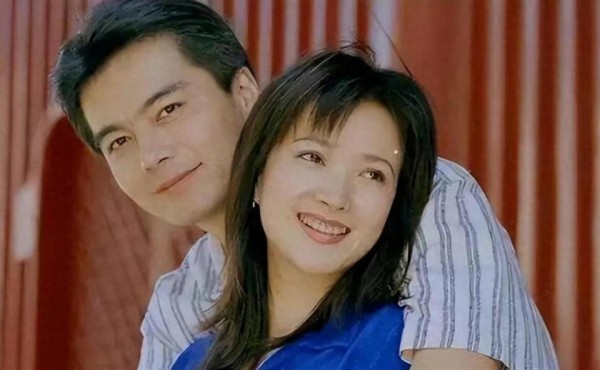 61岁何晴去世死因曝光,下嫁三婚许亚军,最后10年过得痛苦凄凉