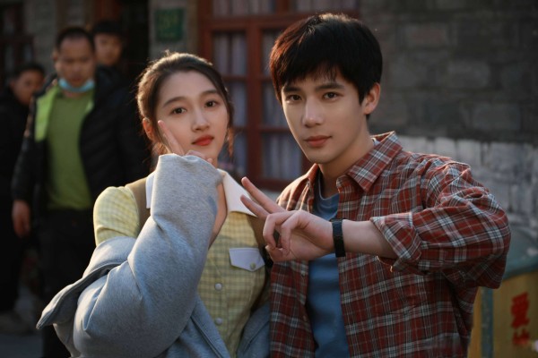 王安宇关晓彤被曝恋情，司晓迪晒合影实锤？粉丝：等工作室回应