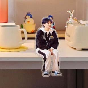 小红书同款SEVENTEEN夫胜宽全圆佑泡面盖搞笑Boo坐姿立牌明星周边