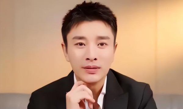 贾乃亮新助播太像前妻,评论区炸锅,网友:为流量豁出去