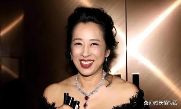 霍启山恋情疑曝光，女方背景遭深挖，霍家上下震动不已！