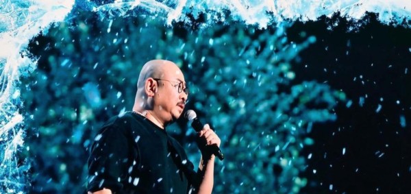 刀郎开演唱会伴唱临时离场引热议，其实人走人留在音乐圈很平常，背后原因值得理性看待