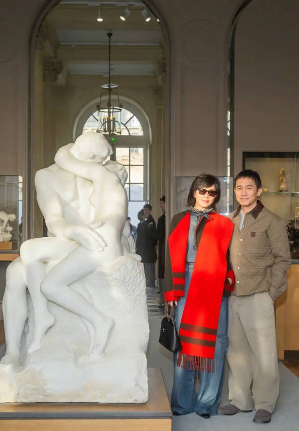 刘嘉玲梁朝伟罕见合体 二人夫妻相十足太登对