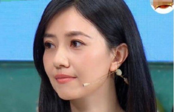 出镜依然女神范的明星，高圆圆生女首现身，赵露思娇俏皮肤白皙