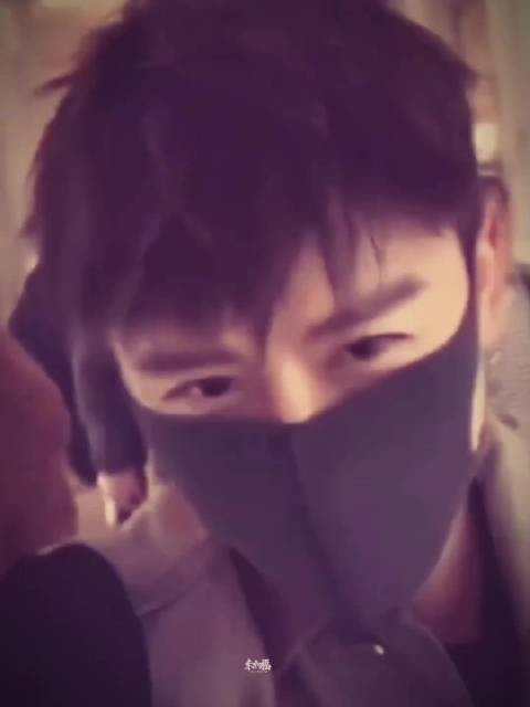 张杰发起年夜歌单投票宠粉