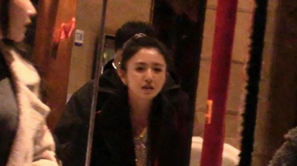 佟丽娅高露在北京聚餐!生图下佟丽娅美呆了,高露疑医美后遗症