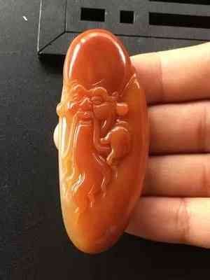 名人戴手镯还是手串好?解析明星们的手腕饰品选择