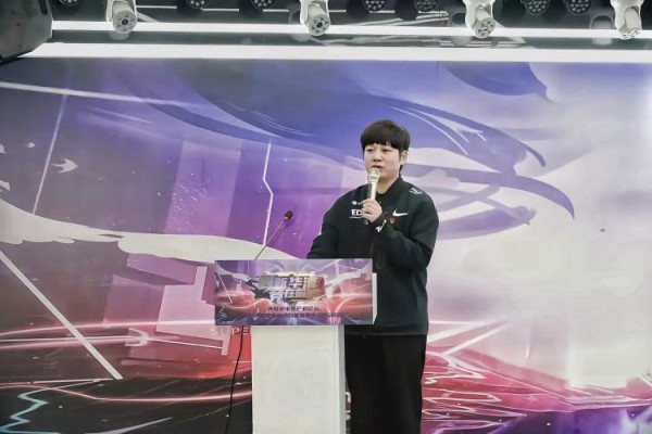 电竞教练是如何炼成的?全球首位大满贯教练“阿布”这样做……