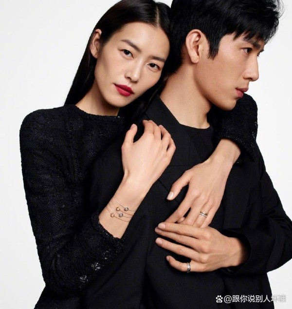 刘雯井柏然再次合体拍大片,手牵手、相拥、深情对视,太养眼了