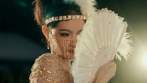 他从男孩变成了女孩，结果却被关进男子监狱！