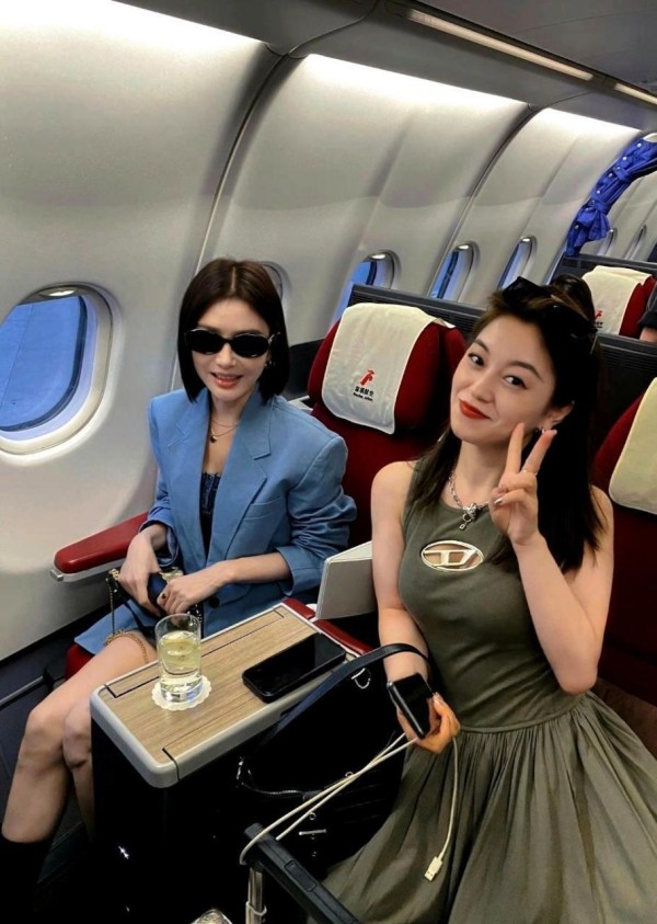 明星与粉丝真实互动，远超传说中的冷漠时刻