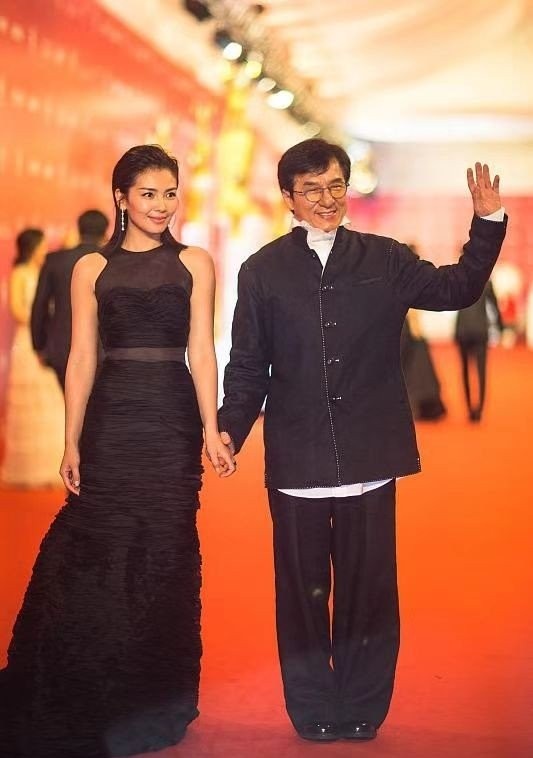 刘涛林心如同框，双双秀身材很出挑，却没舒淇明艳动人最抢眼