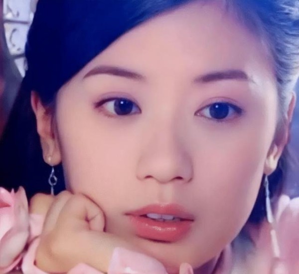 贾静雯与高圆圆同框,身高牙齿成焦点,引起网友热议