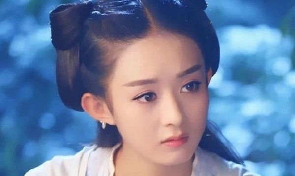 迪丽热巴代言费仅800万,Angelababy的代言费是热巴的2.5倍!