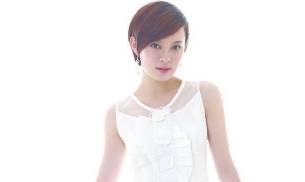 迪丽热巴代言费仅800万,Angelababy的代言费是热巴的2.5倍!