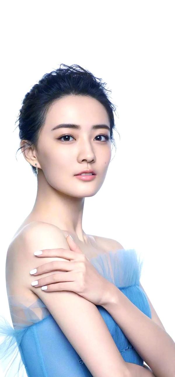 徐璐的LOVE转场挑战掀起短视频创作热潮