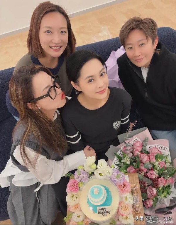 钟欣潼45岁生日，素颜皮肤白皙透亮 像18岁少女！ 阿sa为阿娇庆生