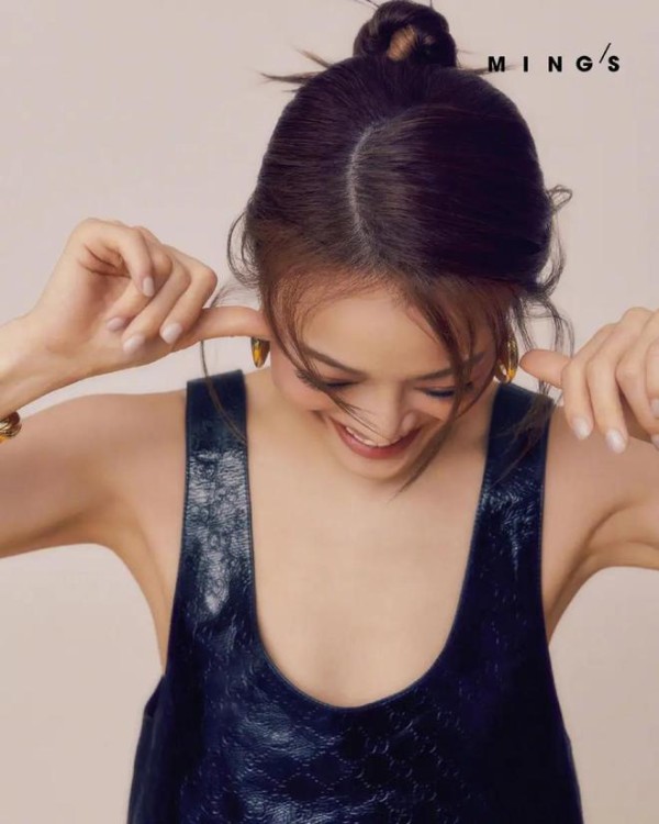 容祖儿新写真曝光，43岁身材依旧火辣，网友：太吸睛！