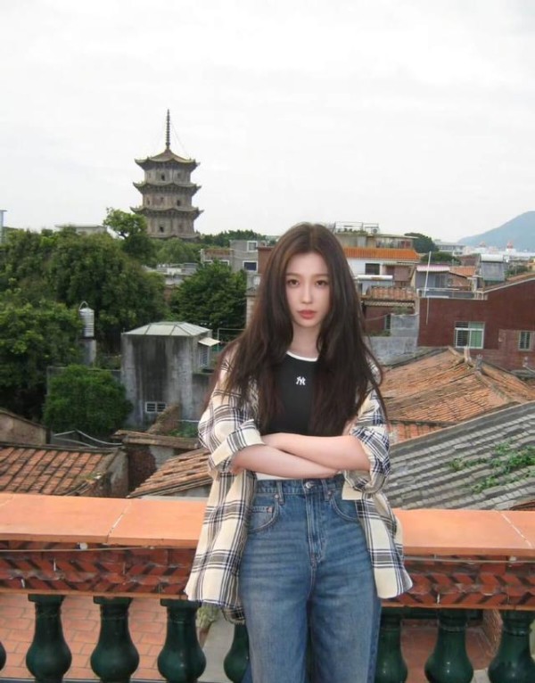 虞书欣这段时间的状态，估计很多人都在关注。八月份她因为职场霸凌和家族背景问题陷入风波，网上吵得沸沸扬扬。大家等她出来回应，可她一