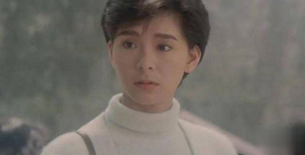 61岁夏文汐罕见露面！陈百祥夫妇为其庆生，一句话暴露私下关系