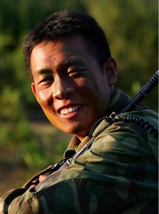 张译：我只要和她拍两口子的戏，她老公就抱孩子探班，真的无语！