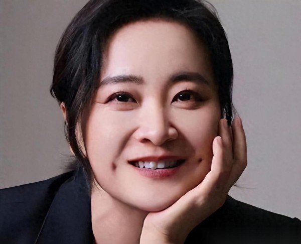 43岁贾玲综艺身影难觅?曾是热门常客转战电影圈,娱乐圈这变动谁注意到了?