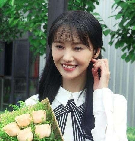 粉丝只有900万!为何郑爽还能是“一线流量花旦”?