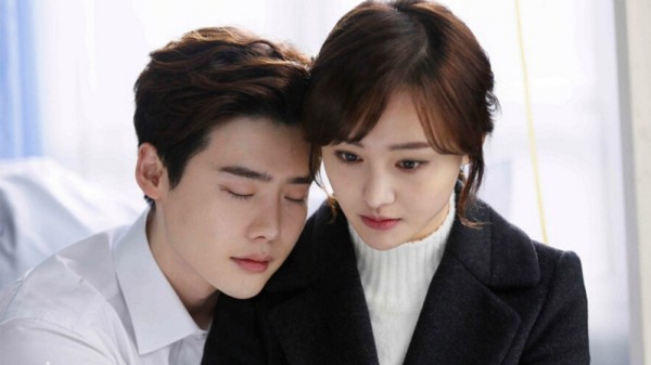 郑爽《翡翠恋人》在韩国首播：如果她知错就改，值得被原谅吗