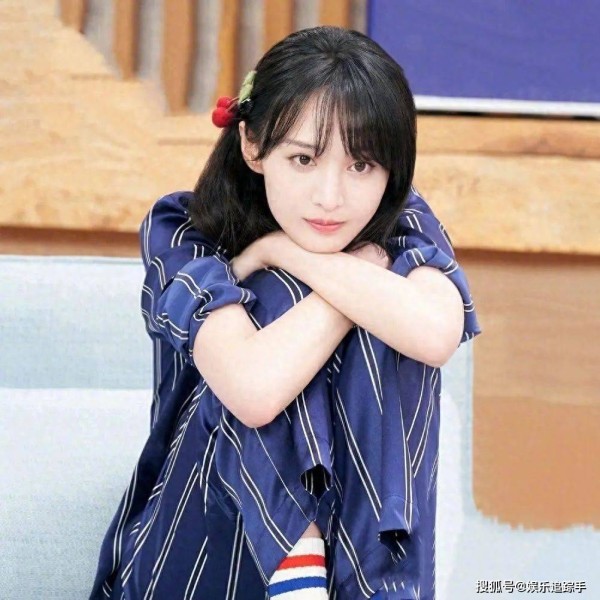 从高峰到低谷,郑爽的命运为何如此戏剧化,复出之路能否成功?